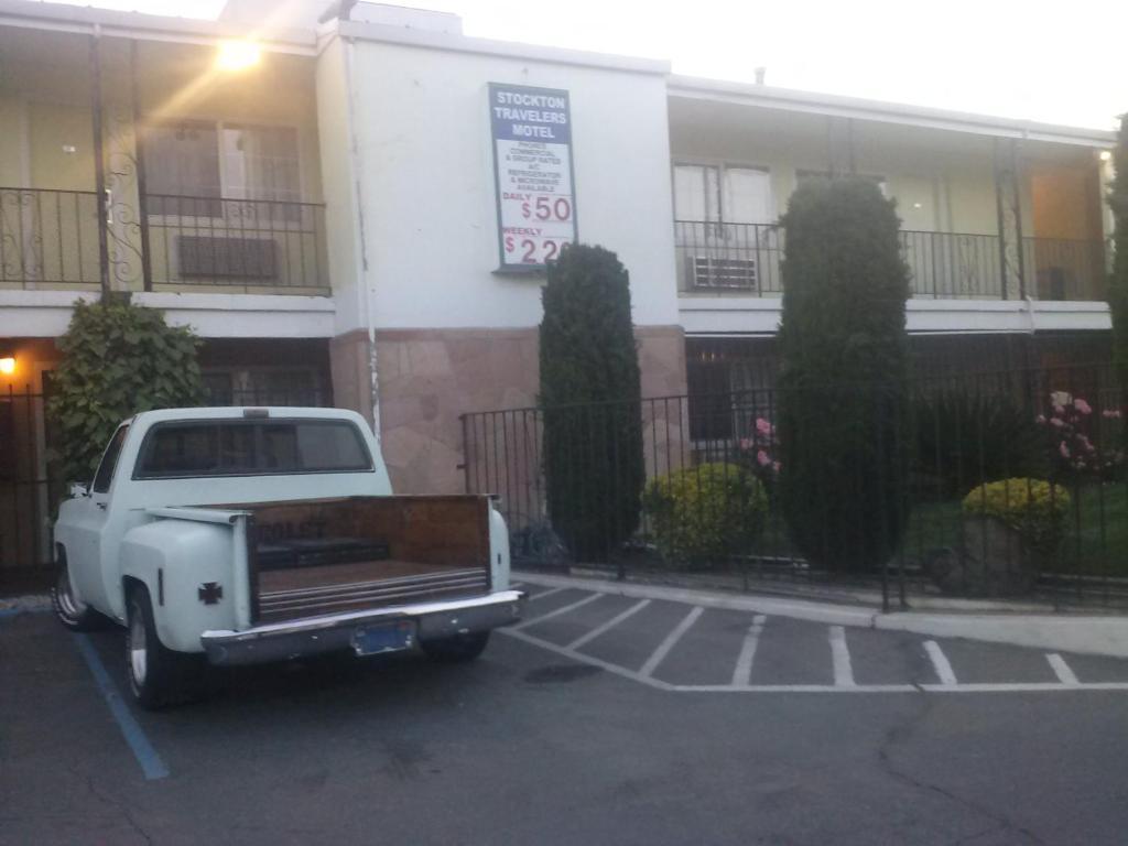 Stockton Travelers Motel Buitenkant foto