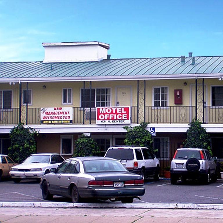Stockton Travelers Motel Buitenkant foto